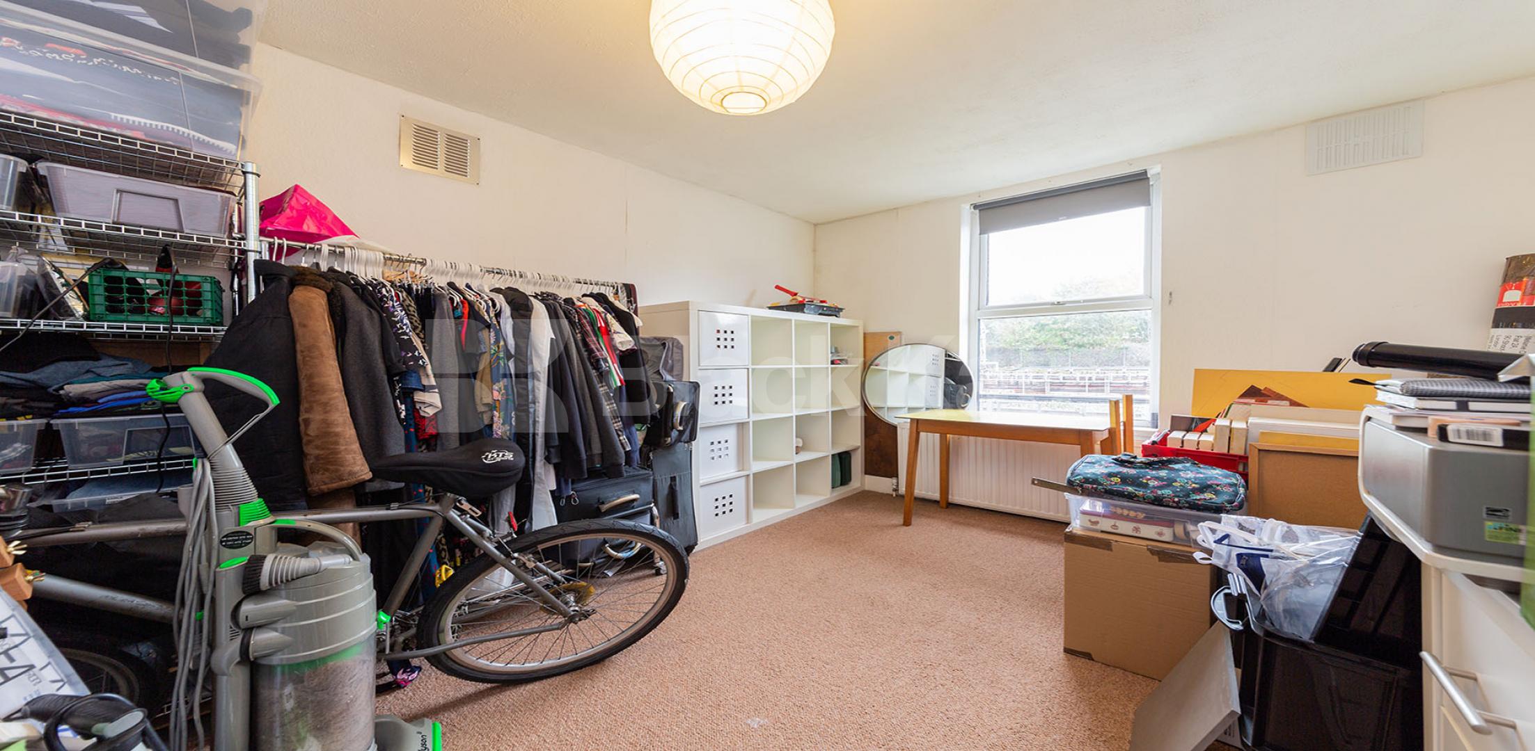 Modern Apartment Chapter Road, Willesden Green